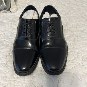 Thom McAn mens patent leather shoes size 11
